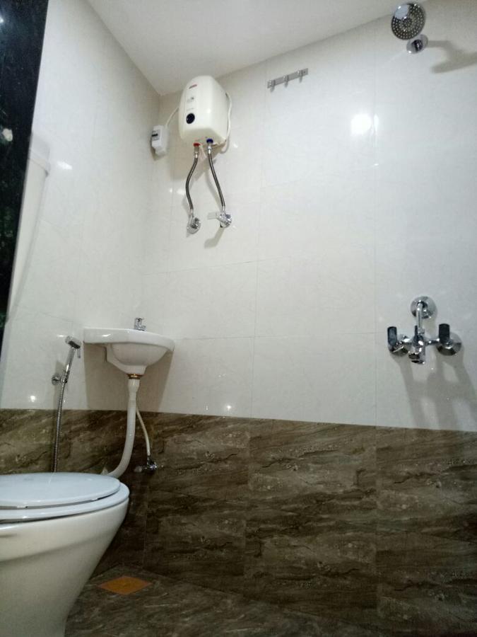 คลาสสิก ดอร์มิทอรี Bed & Breakfast มุมไบ ภายนอก รูปภาพ